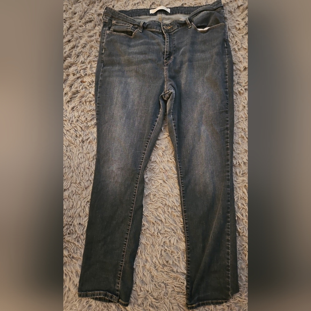 Levi Strauss Midrise Straight leg Jeans 22
